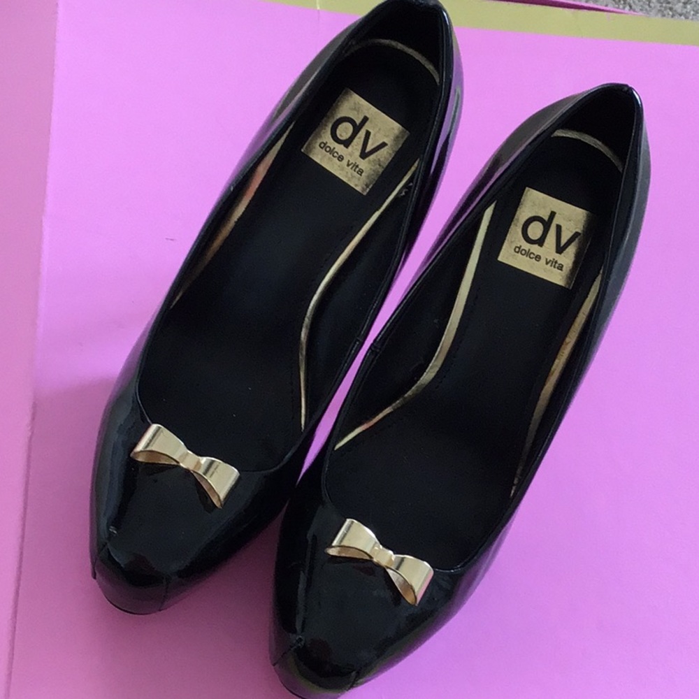 Black dolce vita heels!